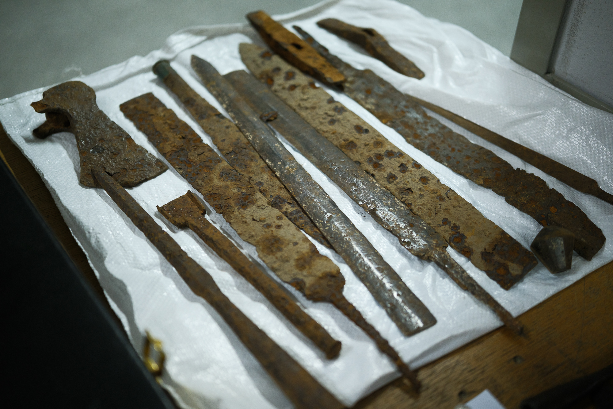 Монеты Руси, иконы и трипольские вазы. Кто и как вывозит из Украины национальное наследие